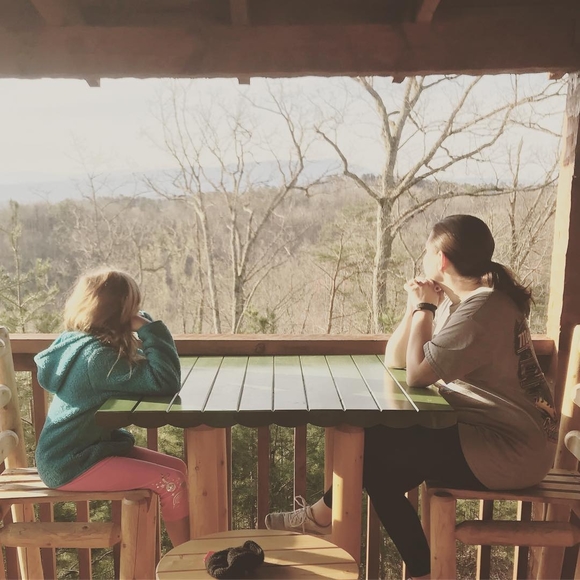 Meet your Posher, Amy - Picture 1 of 1